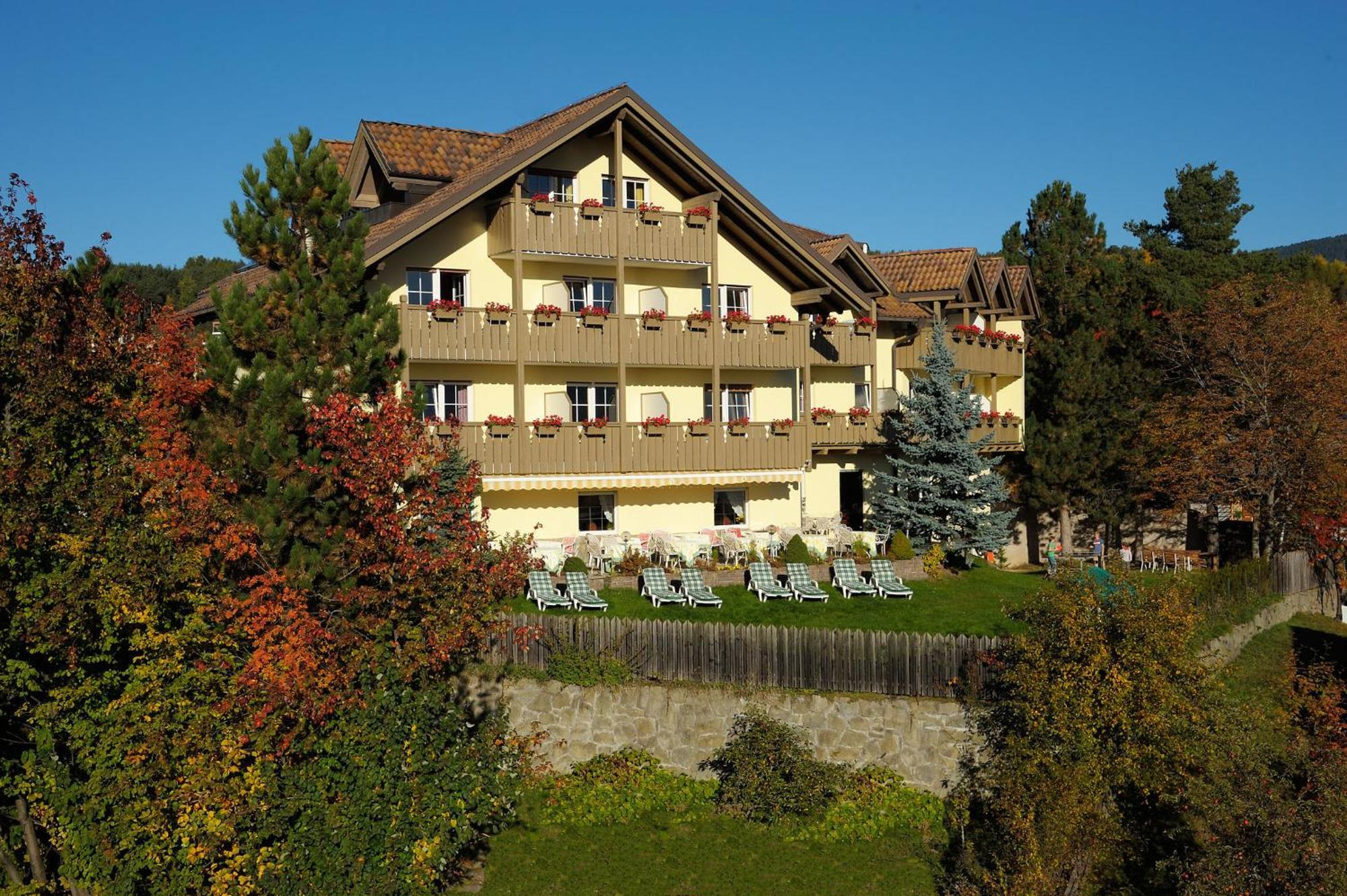 Hotel Dolomitenblick Collalbo Buitenkant foto